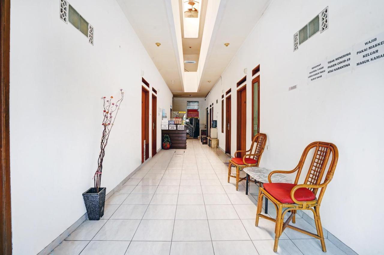 Oyo 1932 Srimahi Residence Bandung Extérieur photo