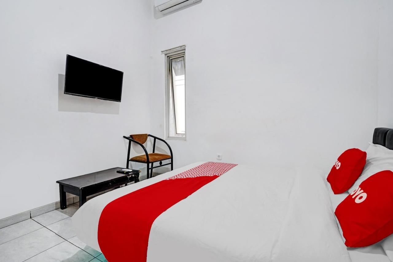 Oyo 1932 Srimahi Residence Bandung Extérieur photo