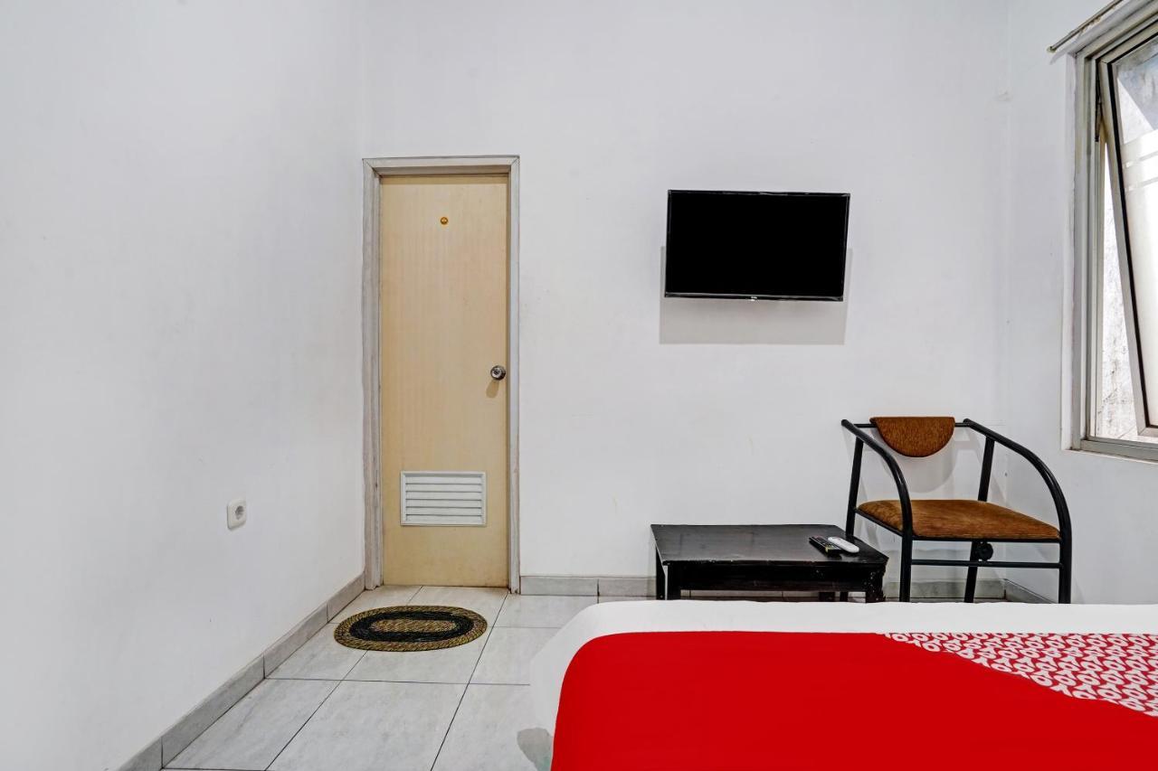 Oyo 1932 Srimahi Residence Bandung Extérieur photo