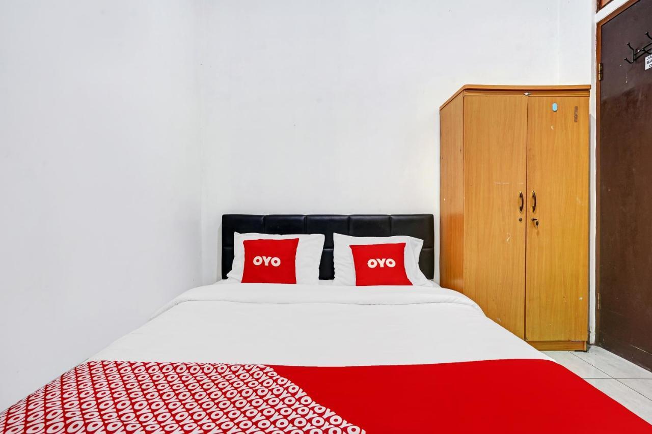 Oyo 1932 Srimahi Residence Bandung Extérieur photo